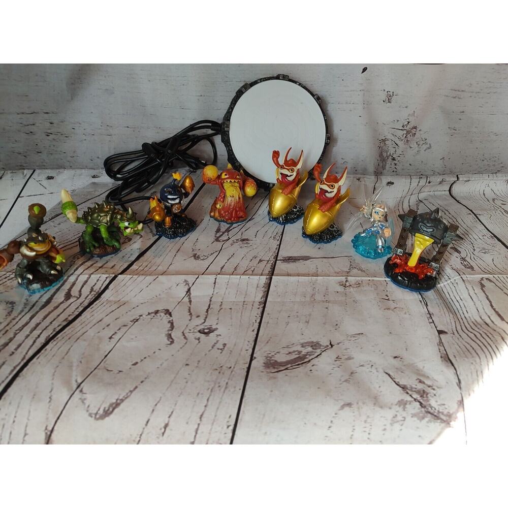 Skylander Swamp Force Lot Of 8 Figures And Portal